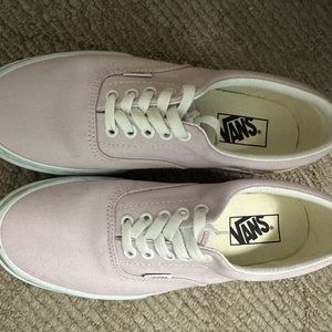 USED- Great condition. Vans stacked pastel women’s size 9